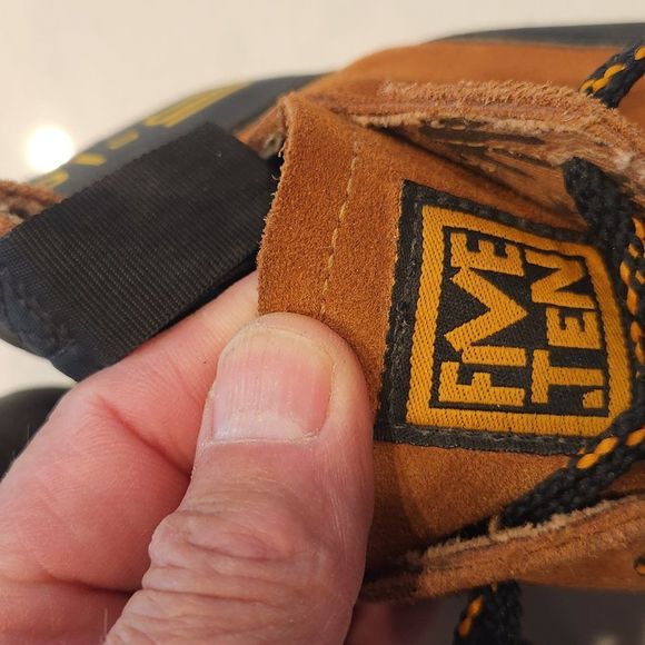 Five Ten Asym Stealth C4 climbing shoes. Size 8 - Picture 2 of 7